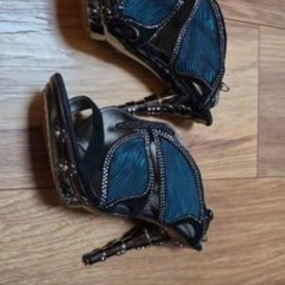 Turquoise Open-Toe Pumps